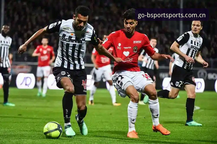 维拉3-0弗赖堡夺欧联杯全复盘：B体育苹果版观赛与数据追踪使用指南